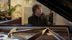 Павло Гінтов: "Я не можу навіть думати, щоб грати зараз російську музику". Відео