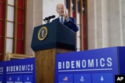 Predsjednik SAD-a Joe Biden govori o ekonomiji, u Staroj pošti u Chicagu, Illinois, 28. juna 2023.