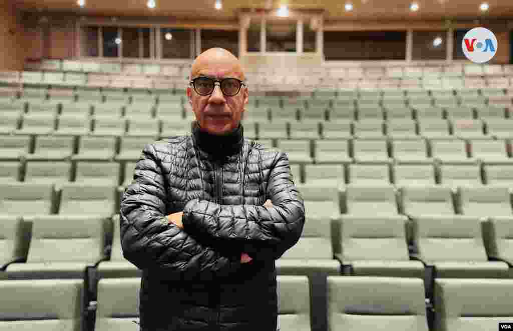 El músico, gestor cultural, director y productor creativo, Iván Benavides, es el director del Centro Nacional de las Artes, ubicado en el centro de Bogotá. Ha trabajado con Carlos Vives, ChocQuibTown, la Orquesta Filarmónica de Bogotá, los Gaiteros de San Jacinto, entre otros artistas. [Foto: Karen, Sánchez, VOA]