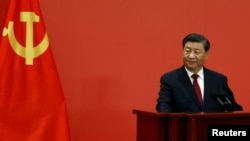 中國領導人習近平在北京人大會堂出席中共第20次全國代表大會後與媒體會面。 （2022年10月23日）