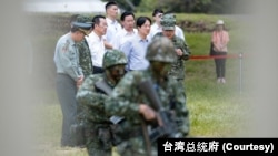 2024年6月28日，台湾总统赖清德在台中成功岭营地视察国军新兵入伍训练。（照片来自台湾总统府网站）
