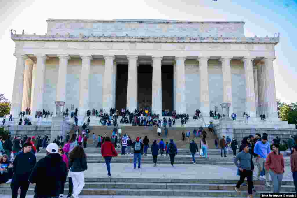 Lincoln Memorial es otro de los lugares preferidos por los turistas para visitar en esta primavera.