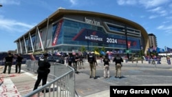 El Fiserv Forum de Milwaukee, sede principal de la Convención Nacional Republicana, bajo fuertes medidas de seguridad, el 14 de julio de 2024. 