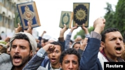 2023年7月24日，也门萨那的人们举行示威游行，抗议丹麦发生的亵渎《古兰经》事件。（路透社照片）