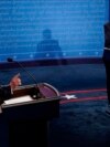 Arhiv - Predsjednički kandidati Donald Trump i Joe Biden debatuju u Clevelandu, Ohio, 20. septembra 2020. (Foto: AP/Morry Gash)