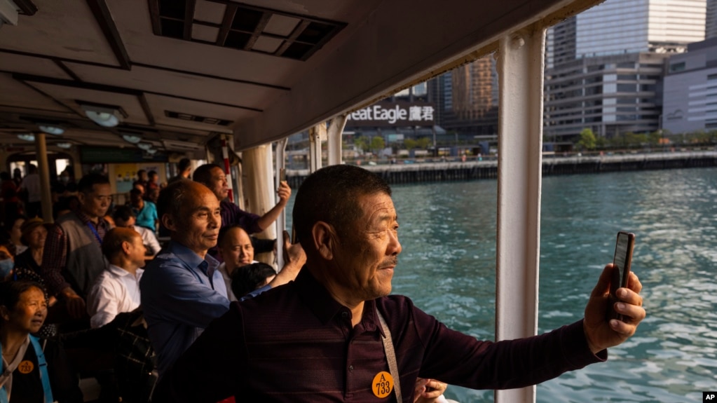 Hong Kong Tries to Woo Back Mainland Chinese Tourists