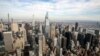 Gedung-gedung pencakar langit di kawasan Manhattan dilihat dari observatorium Empire State Building, New York City, Rabu, 12 Januari 2022. (AP/Ted Shaffrey)