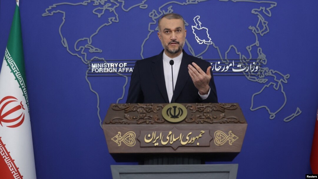 Menteri Luar Negeri Iran Hossein Amirabdollahian berbicara di Teheran (foto: dok). 