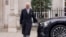 Raja Charles III pergi meninggalkan Klinik London di pusat Kota London, pada 29 Januari 2024. (Foto: AP/Alberto Pezzali)