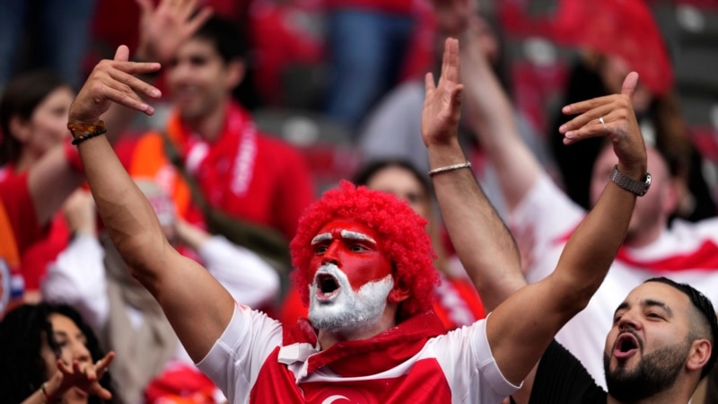 Turkey supporters make controversial hand gesture en route Euro 2024 stadium