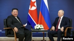 2023 年9 月13 日，俄羅斯總統弗拉基米爾·普京和北韓領導人金正恩在俄羅斯遠東阿穆爾地區的東方機場會面。（路透社）