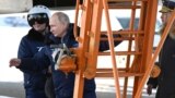 Ruski predsjednik Vladimir Putin sprema se za let na moderniziranom strateškom bombarderu Tu-160M s nuklearnim kapacitetom, u Kazanju, Rusija, 22. februara 2024.