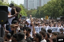 Marš demonstranata u predgrađu Parisa, Nanterreu, 29. jun 2023.