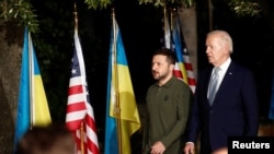 资料照：美国总统拜登与乌克兰总统泽连斯基在意大利出席G7峰会期间举行双边会谈。（2024年6月13日）