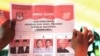 Seorang petugas pemilu memegang surat suara yang menunjukkan suara capres Prabowo Subianto dan pasangannya Gibran Rakabuming Raka, saat penghitungan suara di TPS setelah pemilu di Jakarta, Rabu, 14 Februari 2024. (AP/Tatan Syuflana)