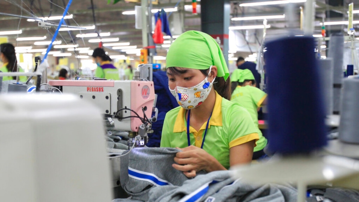 Experts: Vietnam May Benefit as US Companies De-risk Supply Chains Now ...