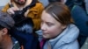 Aktivis Lingkungan Greta Thunberg Tiba di Pengadilan London Usai Ditangkap dalam Protes Bulan Lalu