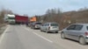 Srbi Raseljeni sa Kosova blokirali su put koji povezuje granični prelaz Merdare i Niš, u mestu Rudare, u centralnoj Srbiji, 5. februara 2024. (Foto: N1)