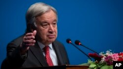 ARCHIVO - El secretario general de la ONU, Antonio Guterres, se dirige al Parlamento nepalí en Katmandú, Nepal, el 31 de octubre de 2023.