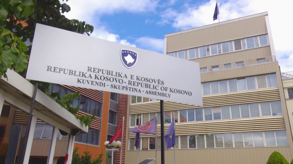 Opozita thotë se veprimet e qeverisë dobësuan pozicionin e Kosovës në bisedimet me Serbinë
