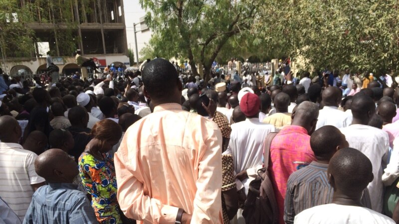 Les élèves des établissements publics reprennent les cours au Tchad