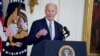 Presiden AS Joe Biden menyampaikan pidato dalam sebuah kesempatan di Gedung Putih, Washington, pada 30 Oktober 2023. (Foto: AP/Evan Vucci)