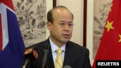 中國駐澳大利亞大使肖千在記者會上表示，希望澳大利亞增加力量，幫助搜救海難事故39名落海的中國船員。其中兩名海員的遺體已被找到。