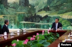 中国领导人习近平与美国国务卿布林肯在北京人大会堂举行会谈。（2023年6月19日）