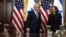 Wakil Presiden Kamala Harris (kanan), dan Perdana Menteri Israel Benjamin Netanyahu muncul sebelum pertemuan di Gedung Kantor Eksekutif Eisenhower di Washington, 25 Juli 2024.