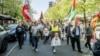 راهپیمایی حامیان حکومت ایران در آلمان
Photo: Frankfurter Allgemeine Zeitung