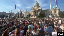 Peti protest "Srbija protiv nasilja", ispred Narodne skupštine Srbije, u Begradu, 3. juna 2023. (Foto: Glas Amerike/Jovana Đurović)