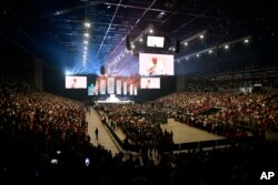 Зустріч Папи Римського із молоддю та концерт у Будапешті, Laszlo Papp Budapest Sports Arena, 29 квітня, 2023 р. AP Photo/Denes Erdos