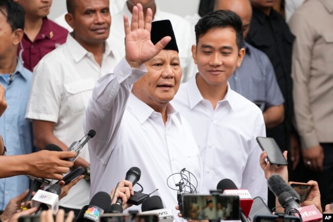 Prabowo Subianto dan Gibran Rakabuming Raka. (Foto: AP)