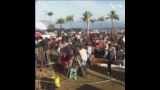 墨西哥海滨度假地聚集着大批等待观看日全食的民众