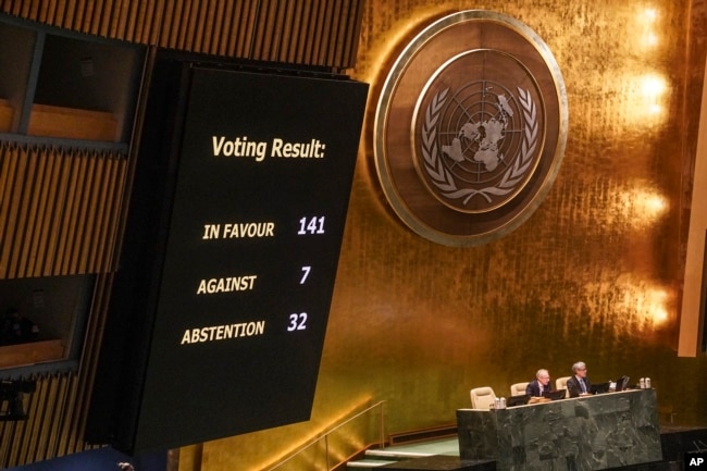 在联合国大会就要求俄罗斯从乌克兰撤军的决议进行投票时，中国投了弃权票。 （2023年2月23日）