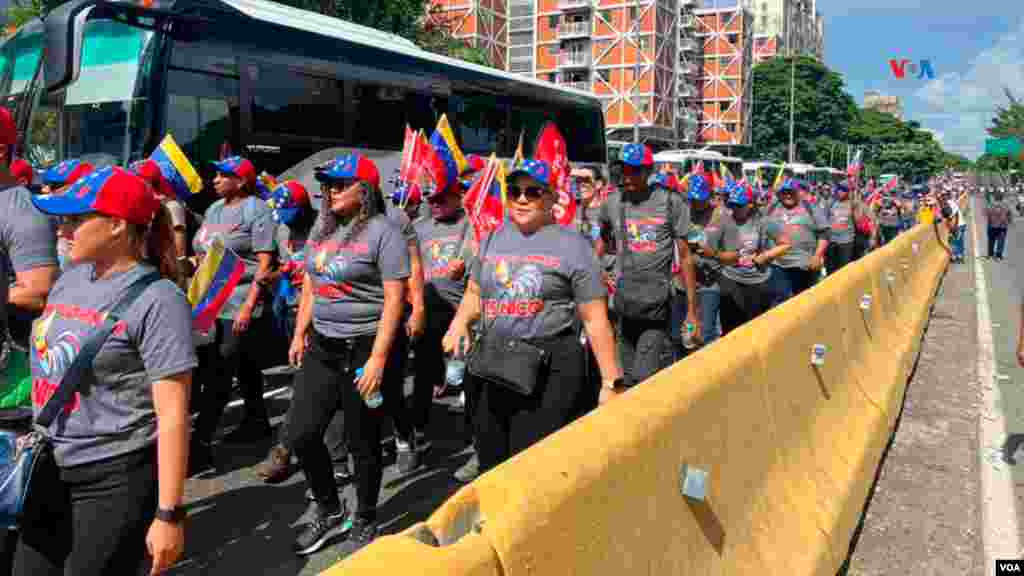 Manifestantes partidarios de Nicolás Maduro, salieron a defender el resultado que dio el Centro Nacional Electoral que da por victorioso al mandatario.