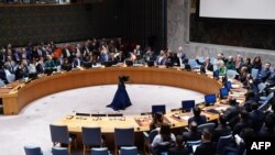 联合国安理会成员国2023年10月18日就有关以色列和加沙局势的决议进行投票。（法新社照片）