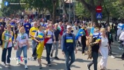 Tuần hành ‘Sát cánh với Ukraine’ tại Hà Nội 