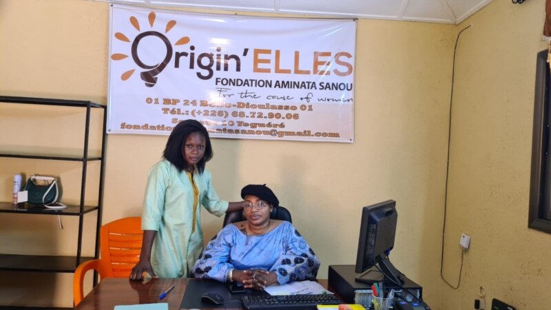 A Bobo-Dioulasso, accès internet et formation gratuite sur le numérique pour des jeunes femmes
