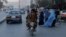ملګرو ملتونو د طالبانو حکومت ته یو ځل بیا "یادونه" کړې چې "ټول خلک د تګ راتګ د ازادۍ حق لري او دا چې ټول اشخاص، ښځې او نارینه د قانون په وړاندې د برابرۍ حق لري."