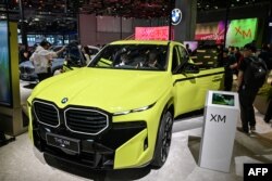 上海国际车展上展出的德国宝马XM新车型。（2023年4月18日）