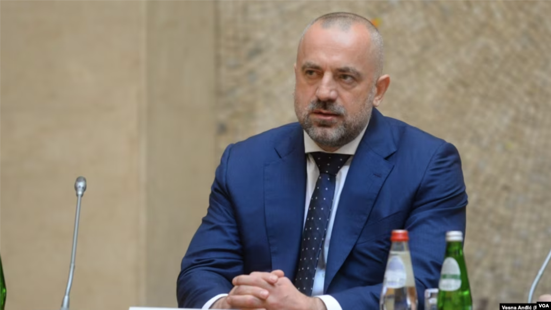 Milan Radoičić tokom sastanka vodećih političkih predstavnika Srba sa Kosova sa predsjednikom Srbije. (Foto: RSE/Vesna Anđić)