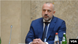 Milan Radoičić tokom sastanka vodećih političkih predstavnika Srba sa Kosova sa predsjednikom Srbije. (Foto: RSE/Vesna Anđić)