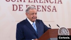 El presidente López Obrador asegura defender a los migrantes frente a Donald Trump

