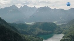 Neuschwanstein Şatosu üzerinden saatte 200 kilometre hızla uçan dalışçı 