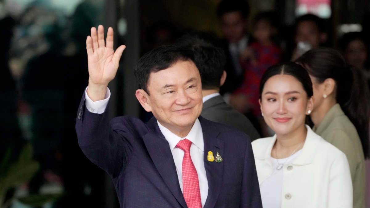 Divisive Thai Former Prime Minister Thaksin Returns From 15-year Exile