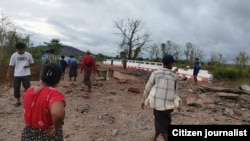 ရန်ကုန်-မော်လမြိုင် ကားလမ်းပေါ်က မစောတံတား မိုင်းခွဲ​ တိုက်ခိုက်ခံရအပြီးတွေ့ရစဉ် (မေ ၂၃၊ ၂၀၂၄)
