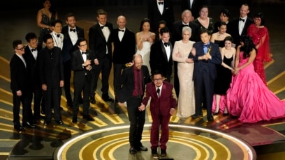 'Everything' Wins Best Picture, Acting Oscars