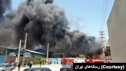 آتش‌سوزی انبار چسب در بازار سید ولی؛ پاچنار تهران 