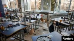 Школа, пошкоджена під час російського ракетного удару у Львові, Україна, 15 лютого 2024 року.